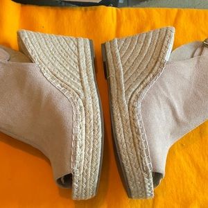KENNETH COLE Odette Espadrille Sandals in Almond Size 10M, Preowned